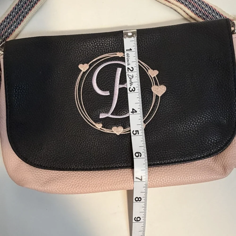 Thirty One Studio Clutch in Rose Blush Pebble Black Flap 